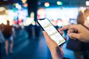The New Psychology of Watching Markets, Metrics, and Trends